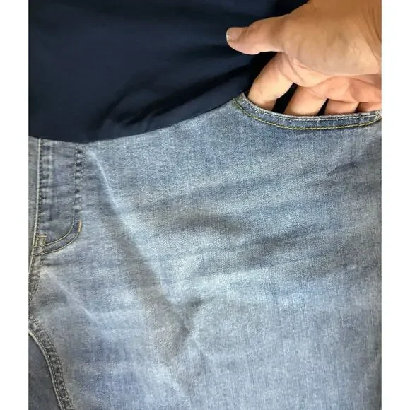 Time & Tru women's maternity Jeans size XL, distressed raw hem medium wash #4121 - Picture 3 of 9